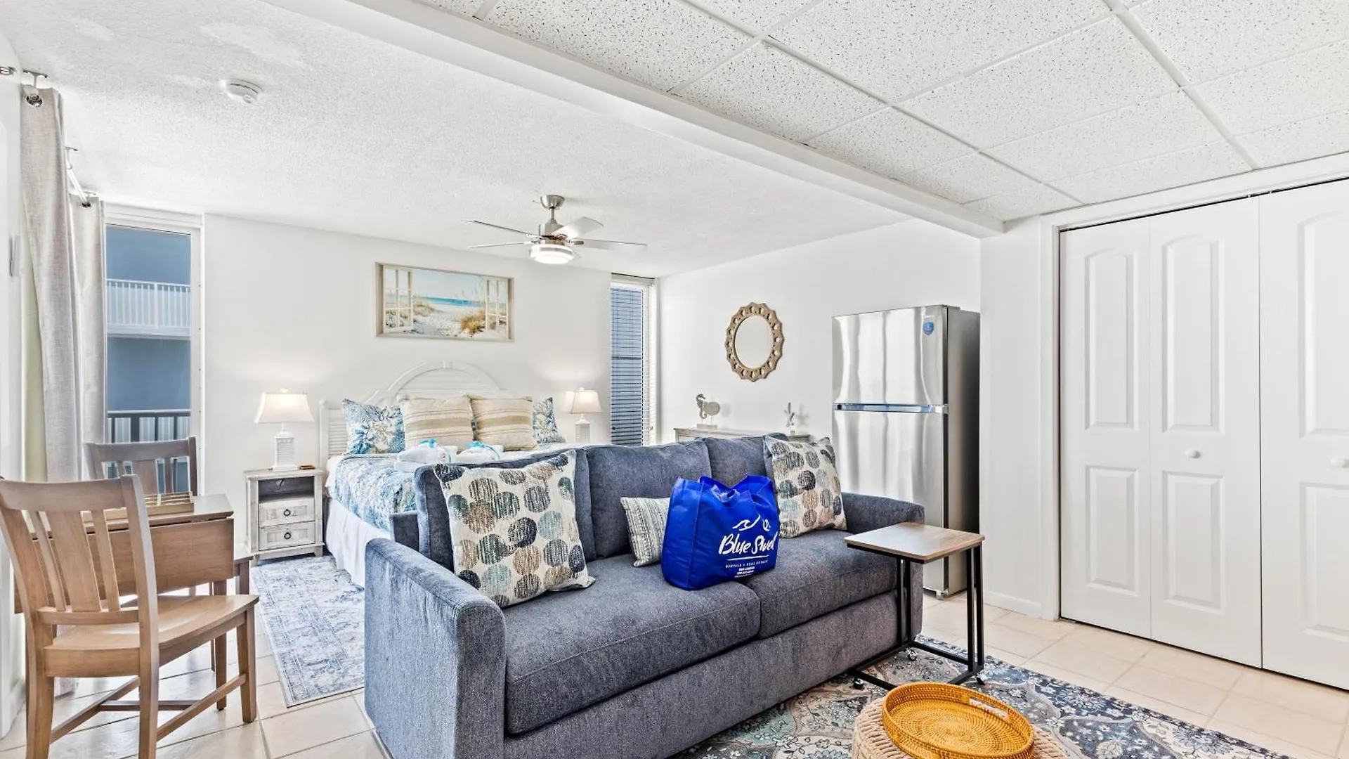 Coastal Hideaway: Cozy Beachfront Studio - Sleeps 4 With Stunning Views! Panama Stadt 0*,  USA
