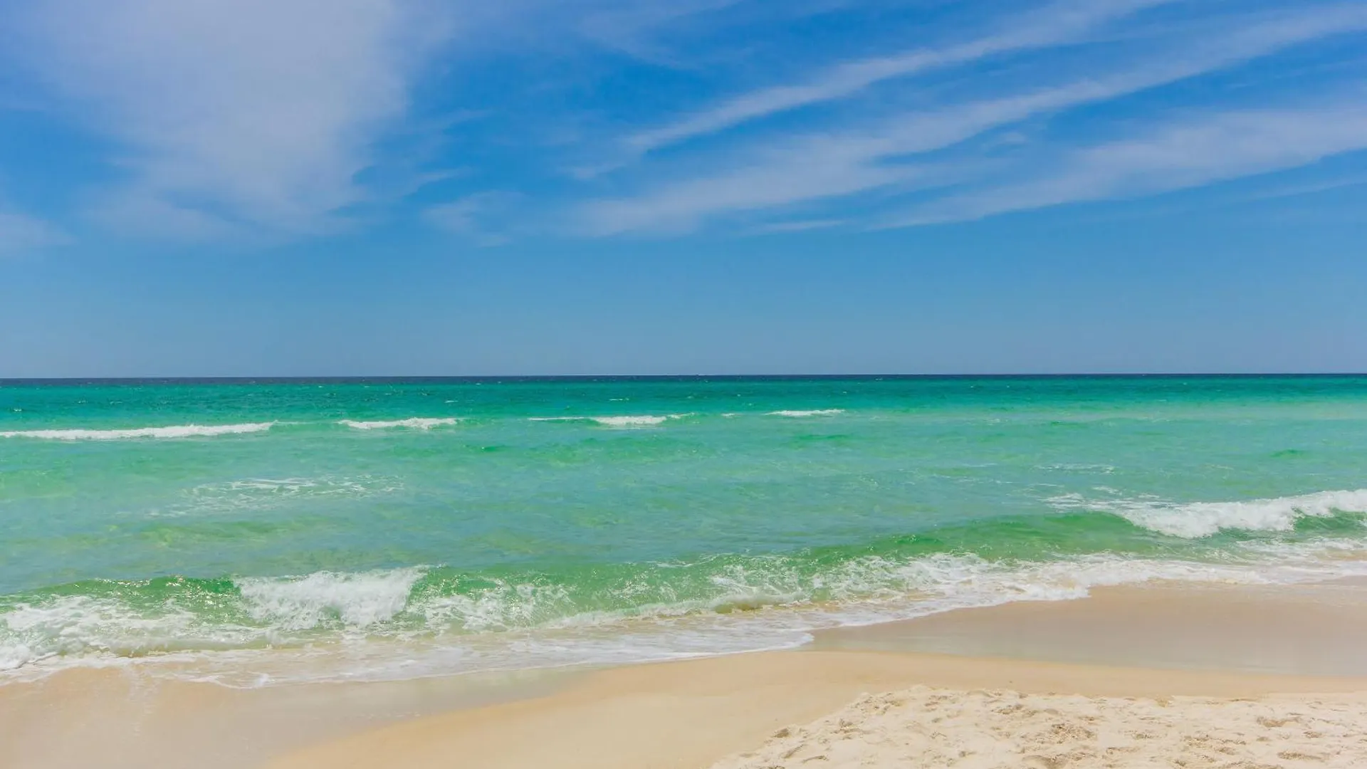 Coastal Hideaway: Cozy Beachfront Studio - Sleeps 4 With Stunning Views! Panama Stadt Ferienhaus