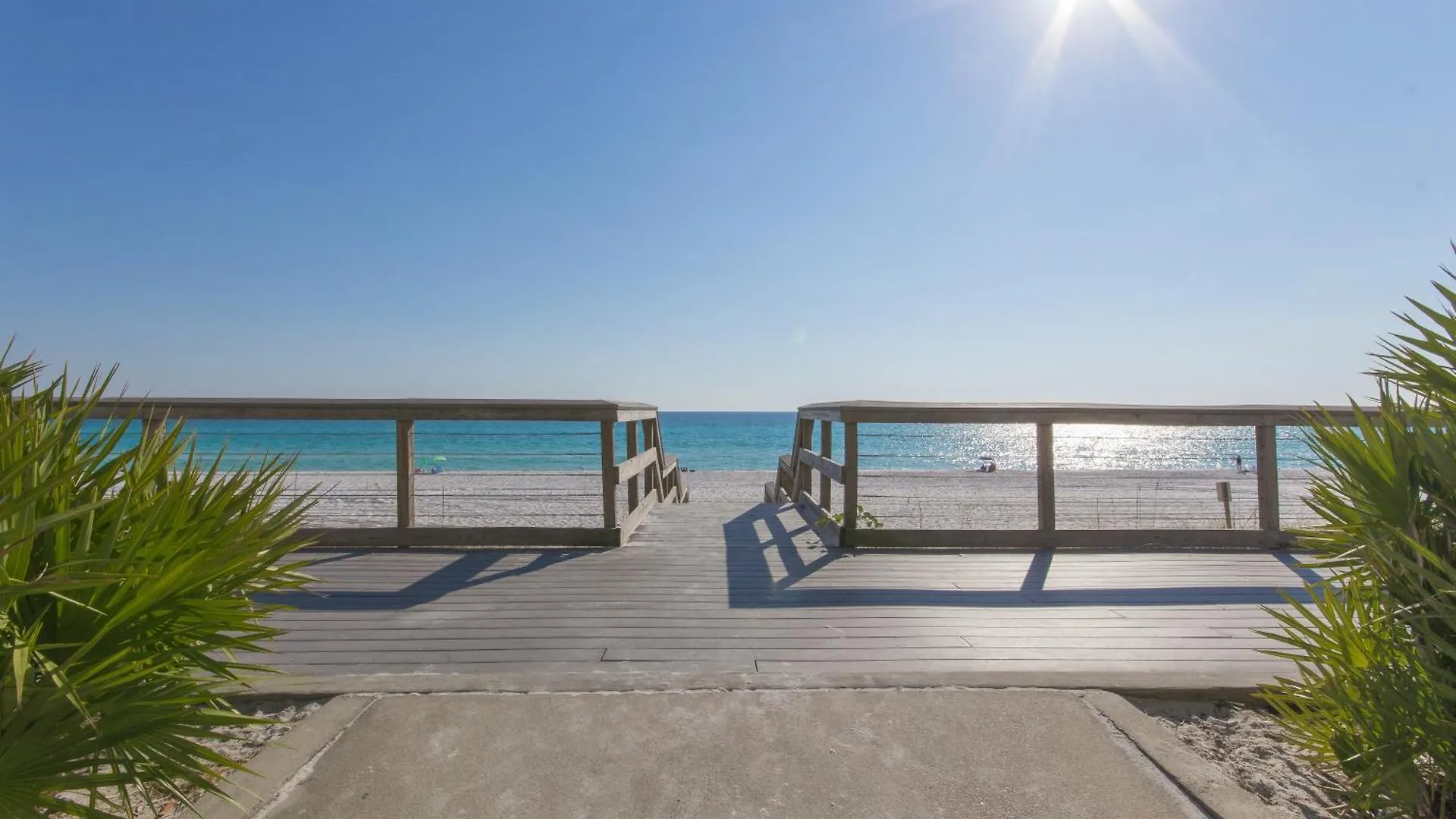 Ferienhaus Coastal Hideaway: Cozy Beachfront Studio - Sleeps 4 With Stunning Views! Panama Stadt